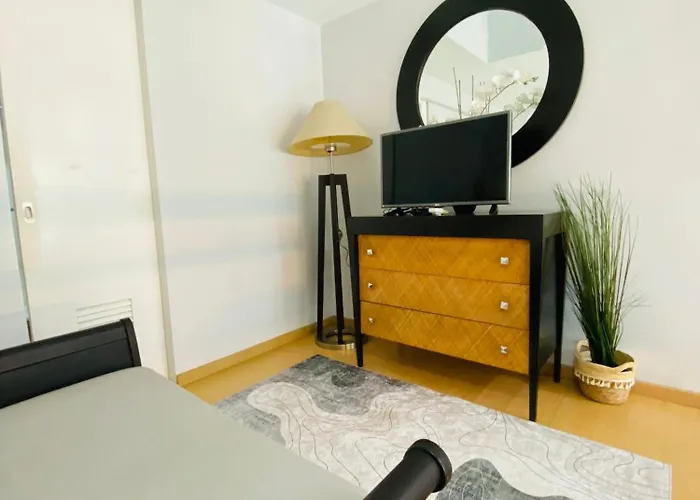 Apartment Avant At The By Urban Realty Manila